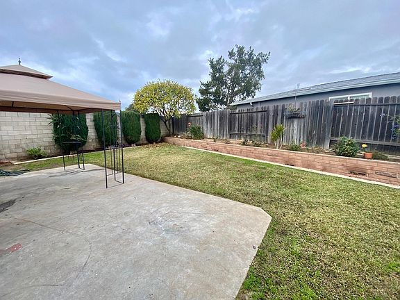 Fenced backyard & patio