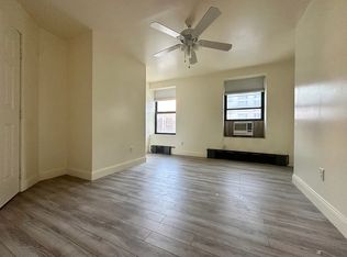 500 W 44th St APT 4F, New York, NY 10036