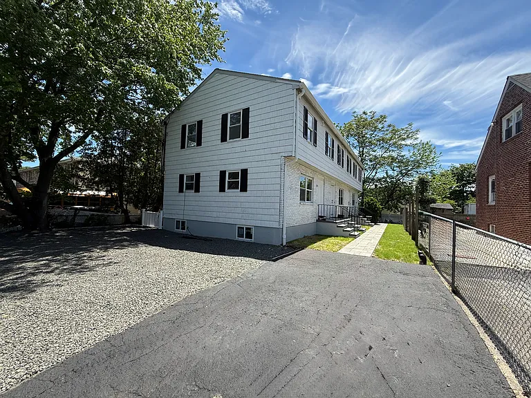 10 Elmwood St #12 — Photo 36