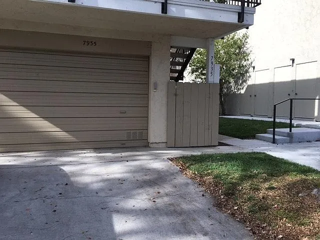 7933 Camino Kiosco — Photo 8
