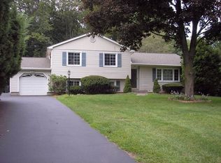 2406 Pine Grove Ct, Yorktown Heights, NY