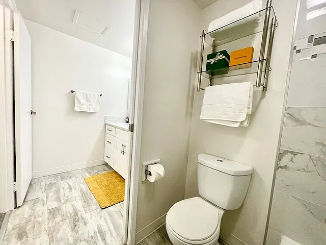 Occidental Towers Apartments — Photo 151