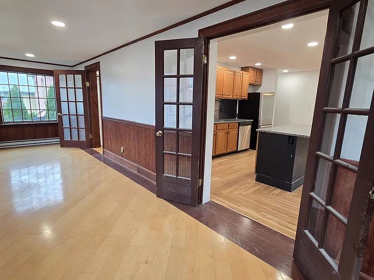 4 W 5th St #2 — Photo 29
