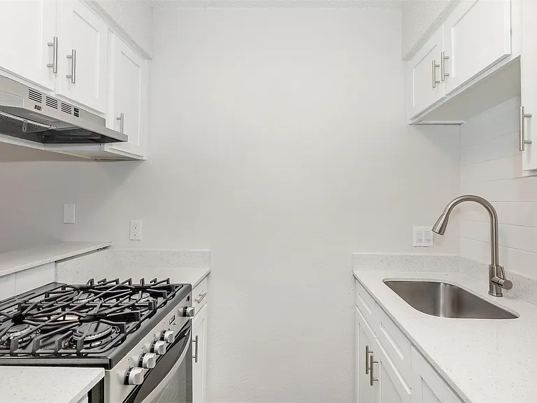 4415 Avenue B #101 — Photo 10