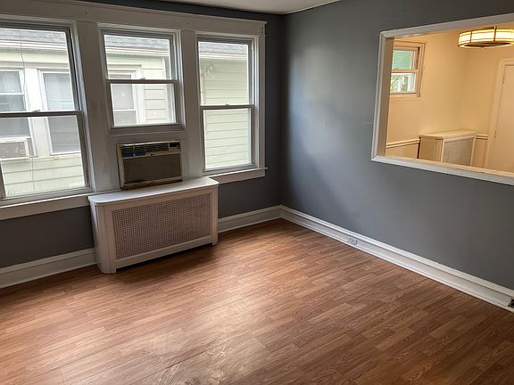 3rd image of 914 Bullock Ave