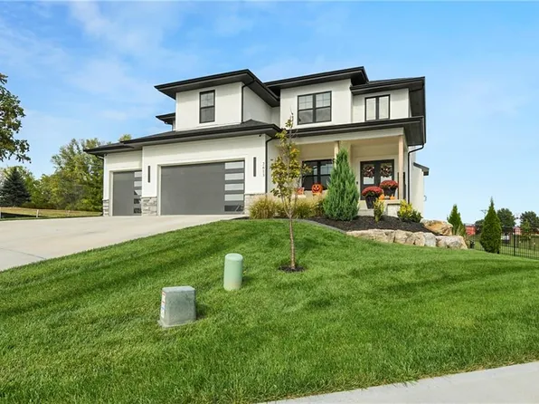 2613 NE Amanda Ln, Blue Springs, MO 64029