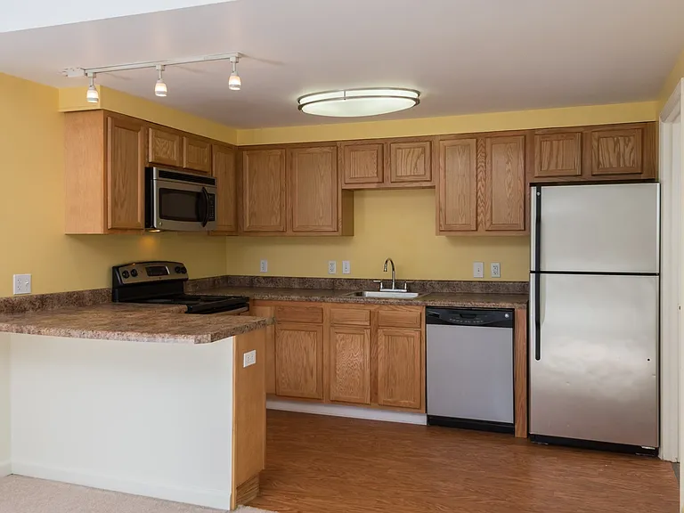 Fox Brook Townhomes — Photo 13