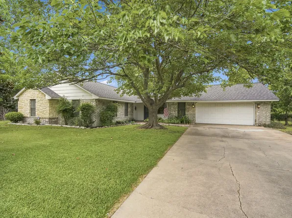 1215 Butcher Rd, Waxahachie, TX 75165