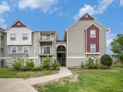 15240 Silver Pkwy APT 308, Fenton, MI, 48430