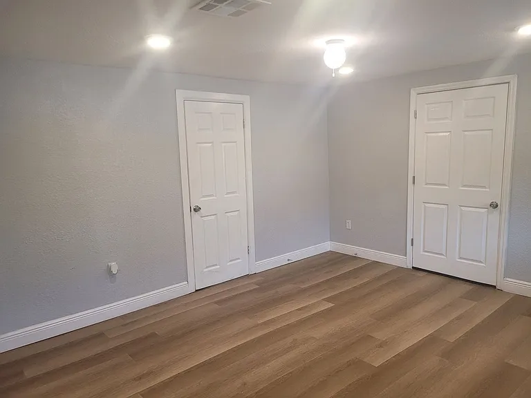 1320 Oleander Ave — Photo 6