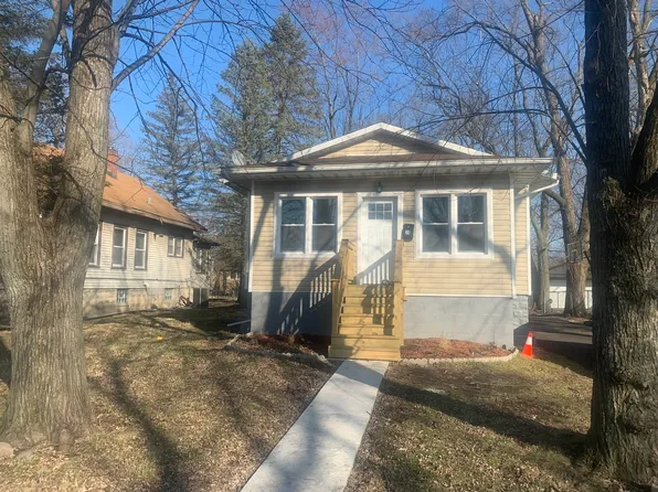 39 N Rebecca St, Glenwood, IL 60425