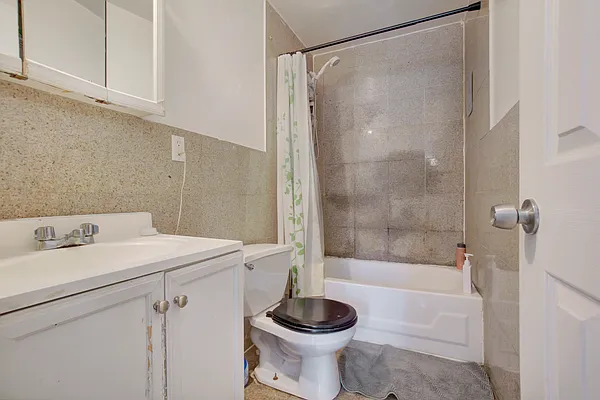 Rented by Compass | media 7