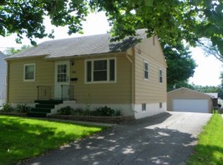 2206 60th St, Des Moines, IA 50322