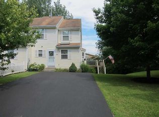 54 Red Maple Rd, Saugerties, NY 12477