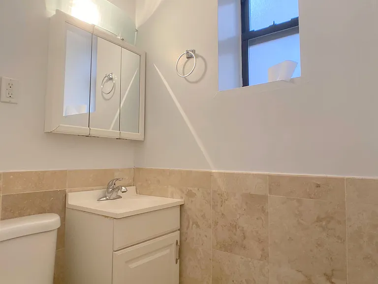 338 E 92nd St #23 — Photo 5