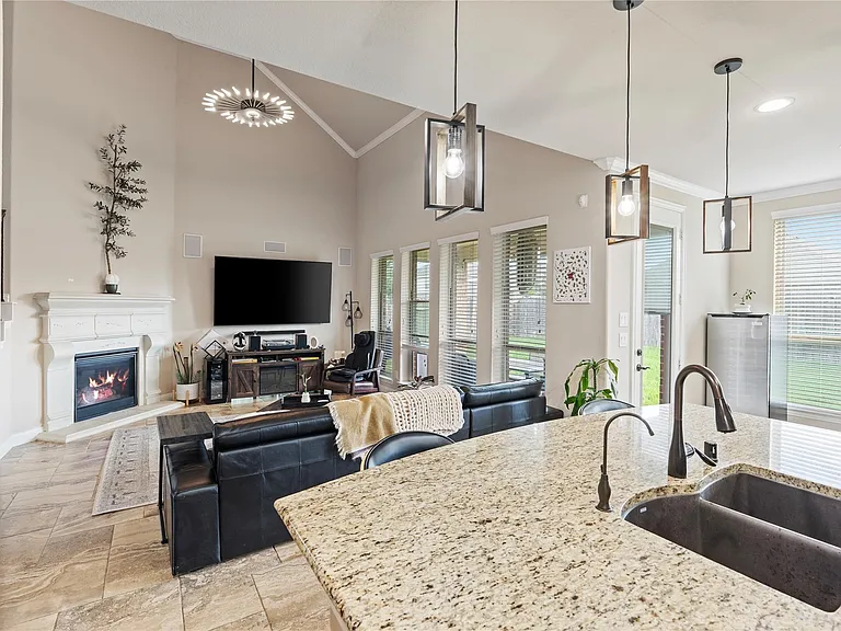 18002 Heartsong Dr — Photo 14