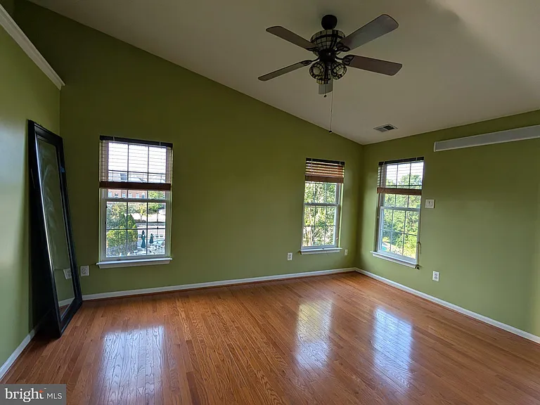 22611 Welborne Manor Sq — Photo 24