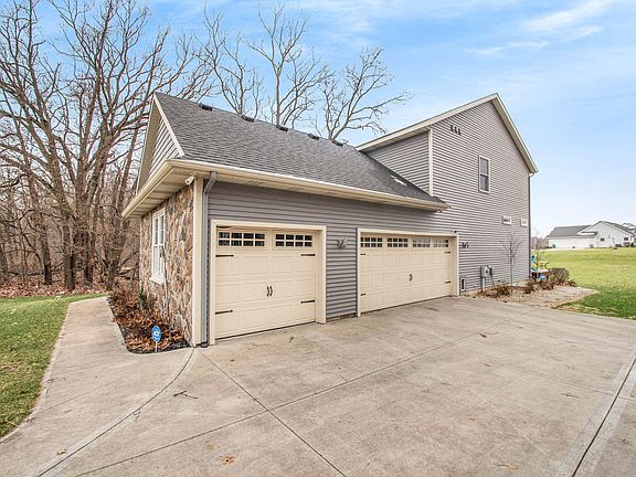 3rd image of 26878 White Oak St