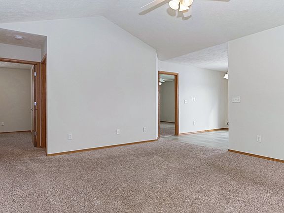 4th image of 1815 Park West Dr
