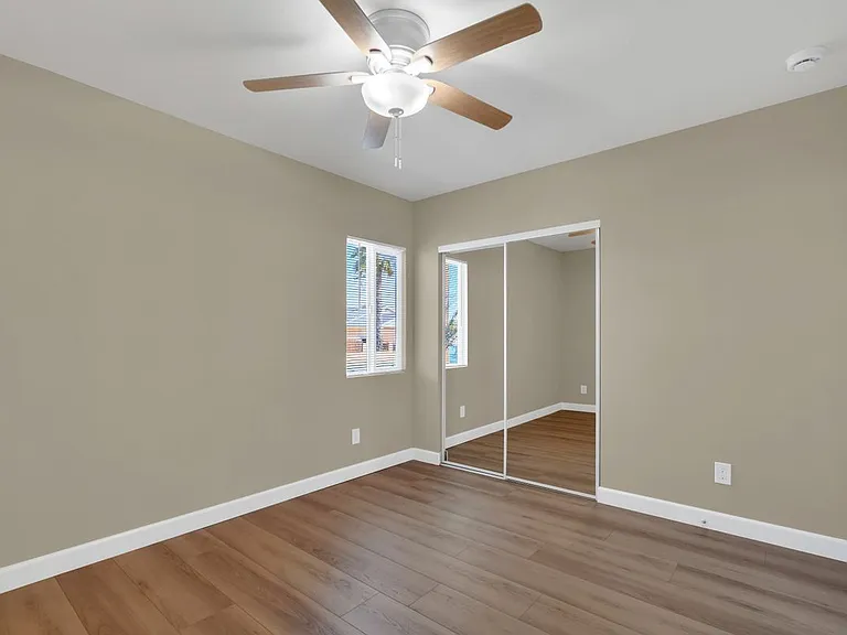 2512 E Adams St — Photo 10