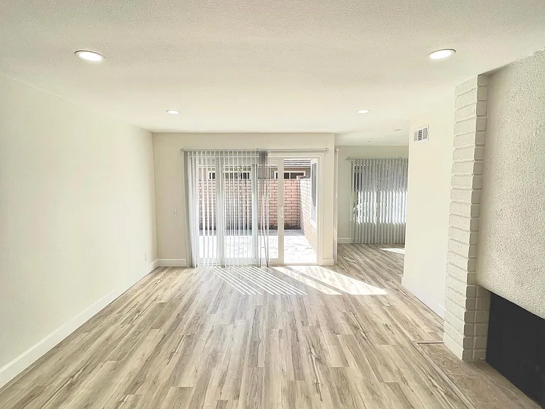 5052 Boxwood — Photo 8