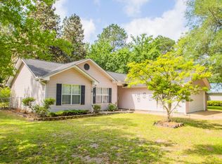 371 Lake Shore Dr, Thomasville, GA 31757