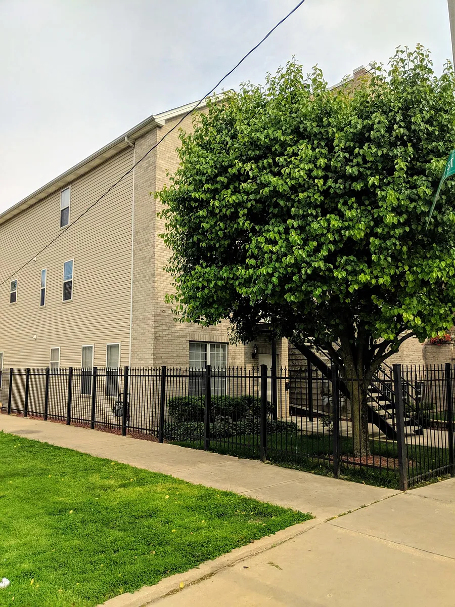 Located on the corner of a quiet, tree-lined street - 1457 N Rockwell St #1
