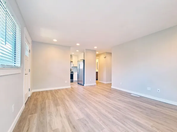 2031 SE Ivon St Unit A, Portland, OR 97202