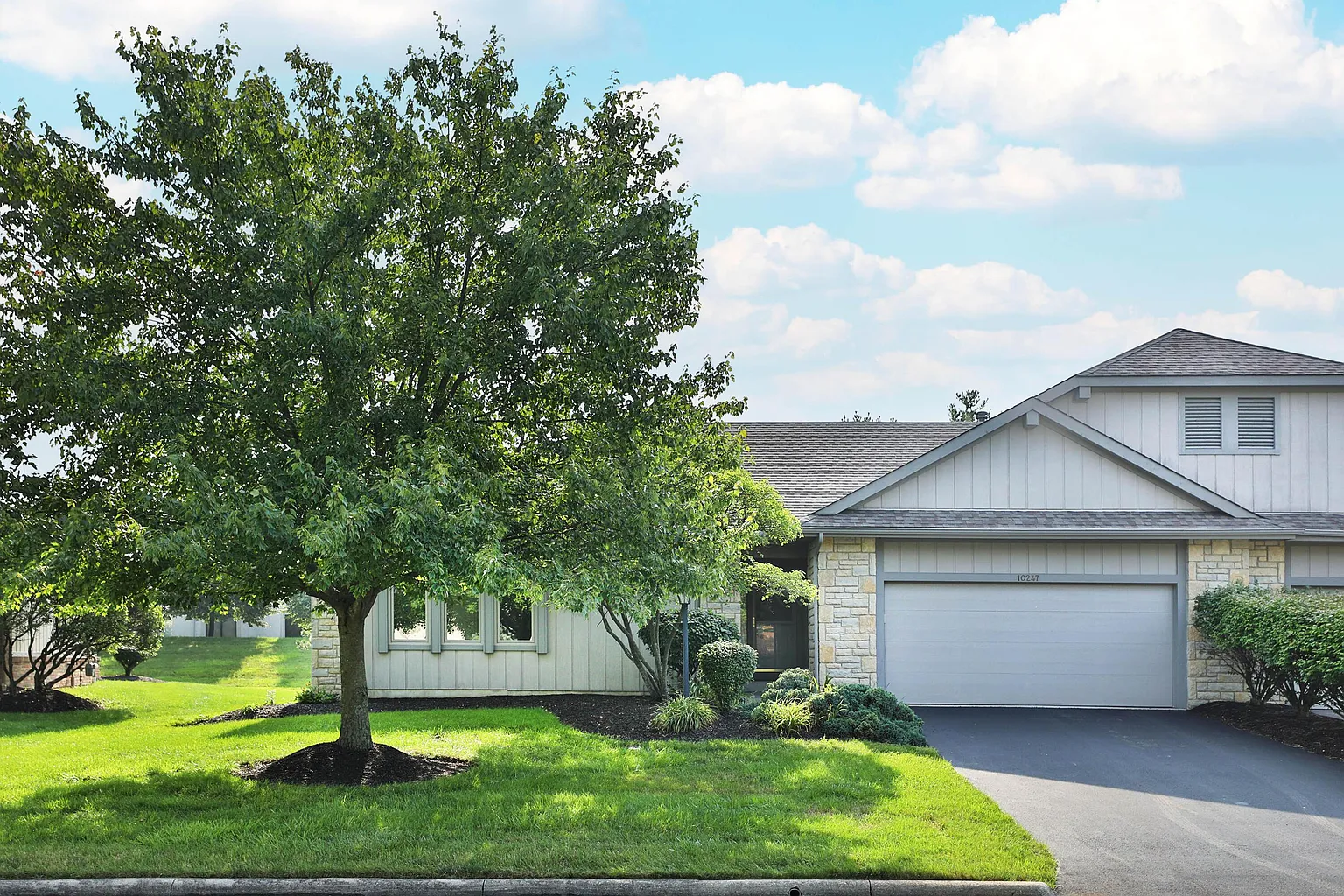 10247 Braemar Dr photo 1