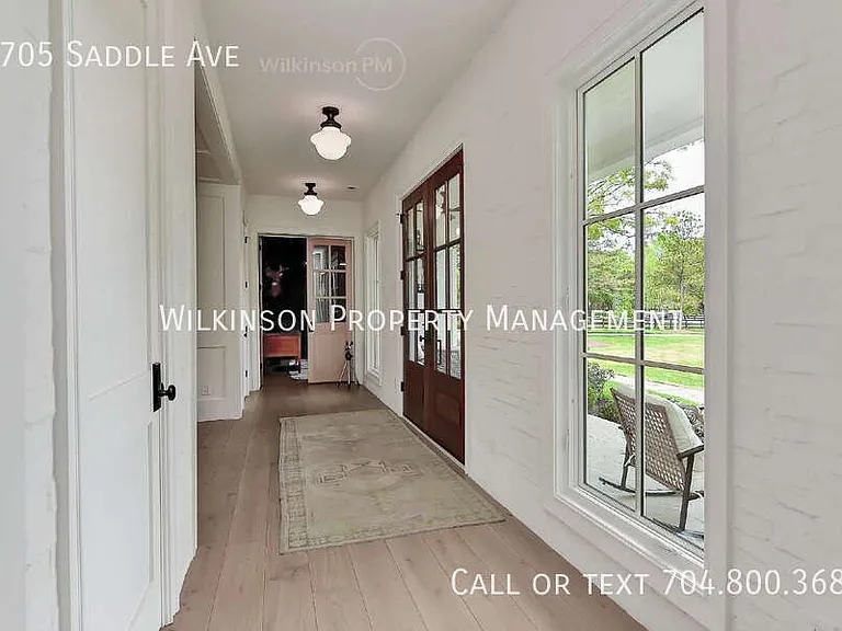 9705 Saddle Ave — Photo 14