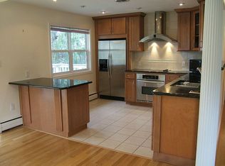 10146 Spring Lake Ter, Fairfax, VA 22030