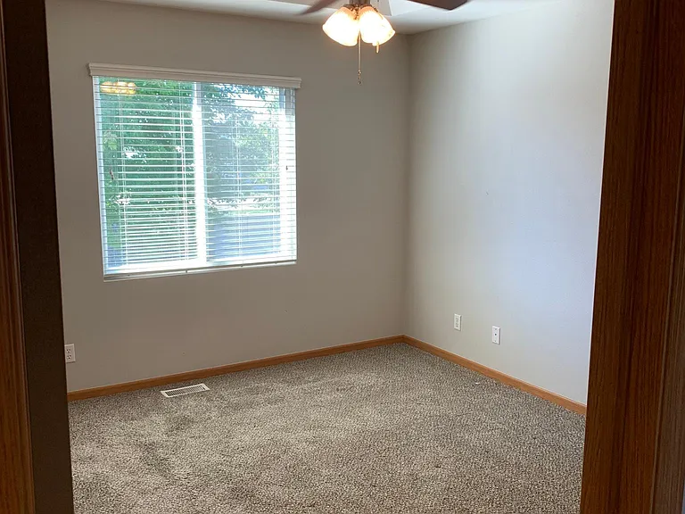 15427 Davidson St — Photo 10