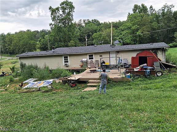 4th image of 3100 Elson St SE