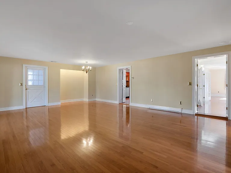 411 Albany Ave #2 — Photo 3