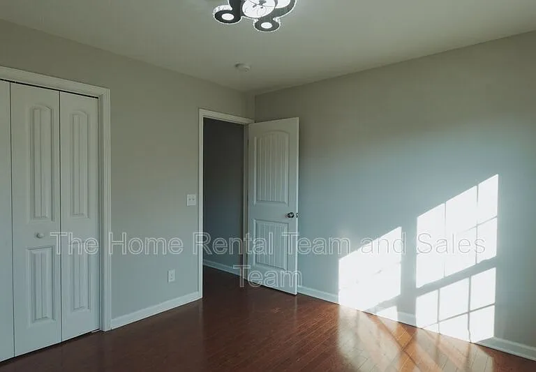 25 Litchfield Dr — Photo 40