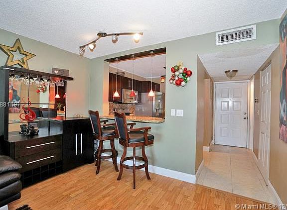 2nd image of 5510 Lakeside Dr APT 209