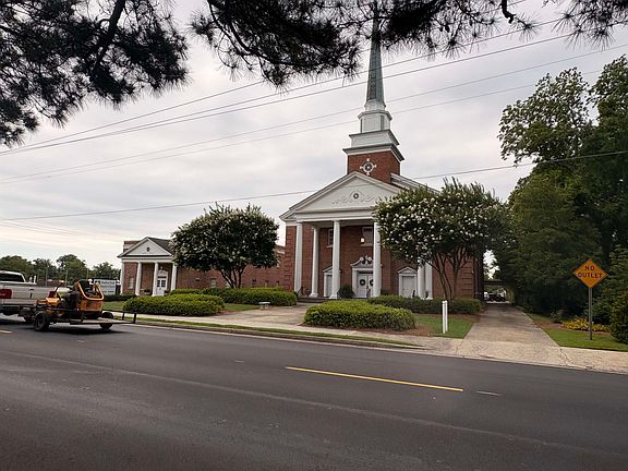 2nd image of 319 N Main St.