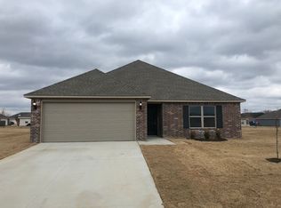 960 Maddy St, Elkins, AR 72727