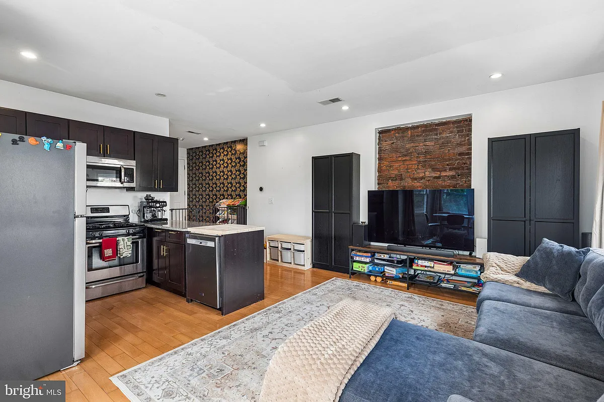 Building Photo - 3101 Haverford Ave #2