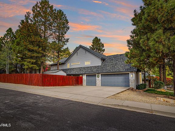 3rd image of 2201 N BRISTLECONE Drive