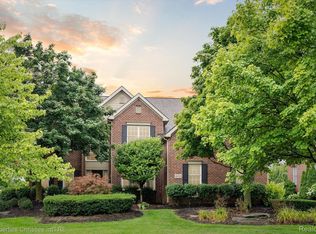 46341 Pinehurst Dr, Northville, MI 48168