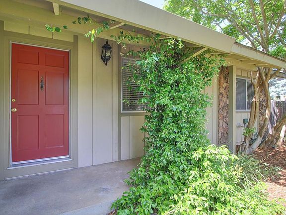 2nd image of 1331 Camphor Ln