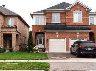 3250 Sunlight St, Mississauga, ON L5M 0G7