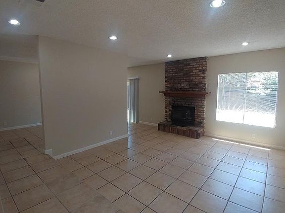 5th image of 2318 Renfield Way