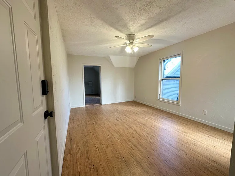 1313 Edgar Ave #4 — Photo 6
