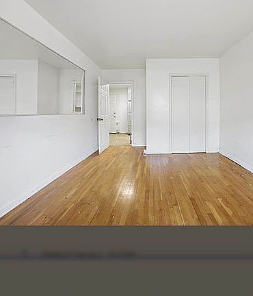 3rd image of 2009 E 55th St Floor 1