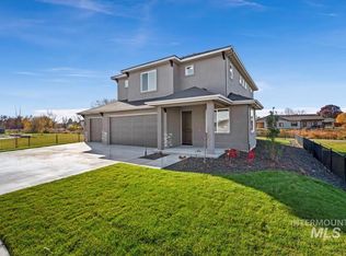 388 Hidden Mill Ct, Middleton, ID 83644