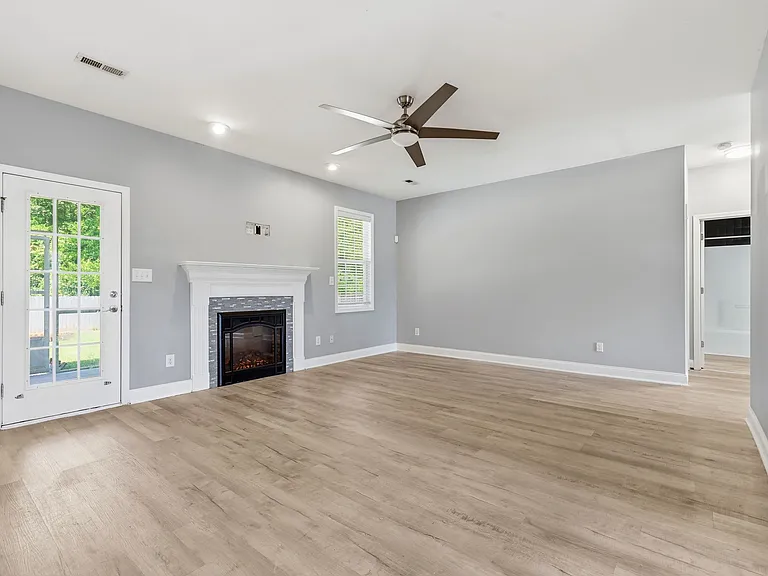 1541 Gallant Fox Ct — Photo 23