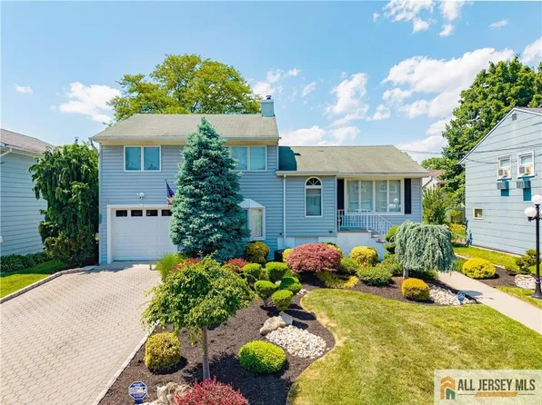 18 Kilmer Dr, Colonia, NJ 07067