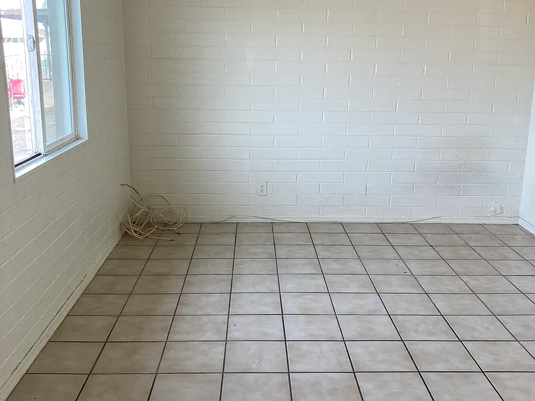 3245 W Jefferson St #4 — Photo 4